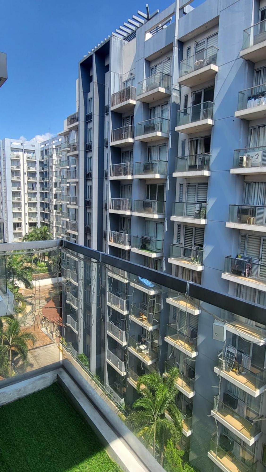 One Palm Tree Villas Condominium - Studio 7Th Fl With Balcony - Across Terminal 3 Airport Pasay Exterior photo