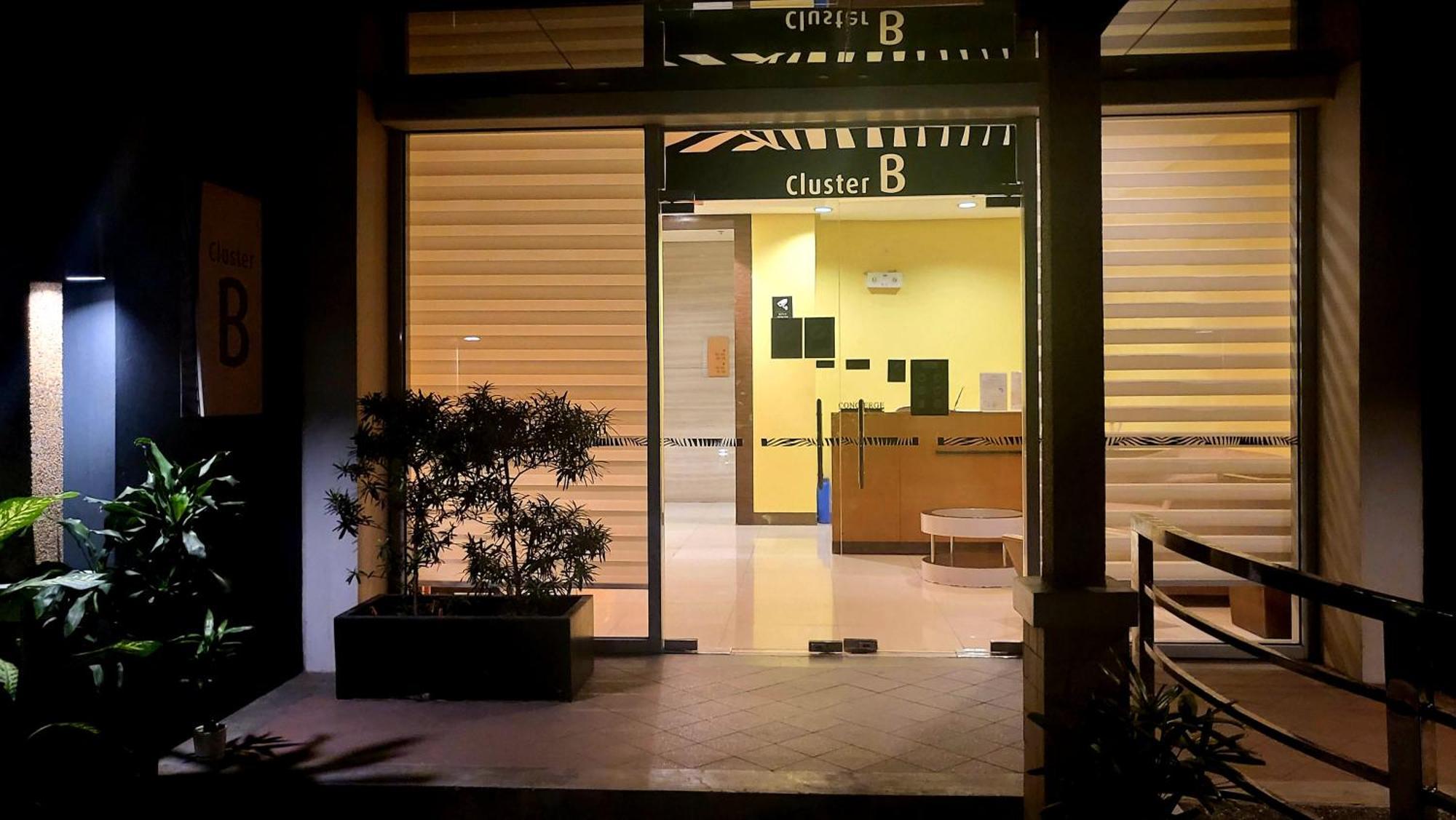One Palm Tree Villas Condominium - Studio 7Th Fl With Balcony - Across Terminal 3 Airport Pasay Exterior photo