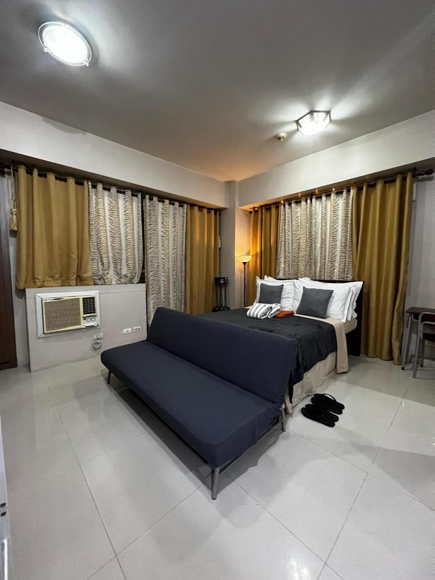 One Palm Tree Villas Condominium - Studio 7Th Fl With Balcony - Across Terminal 3 Airport Pasay Exterior photo