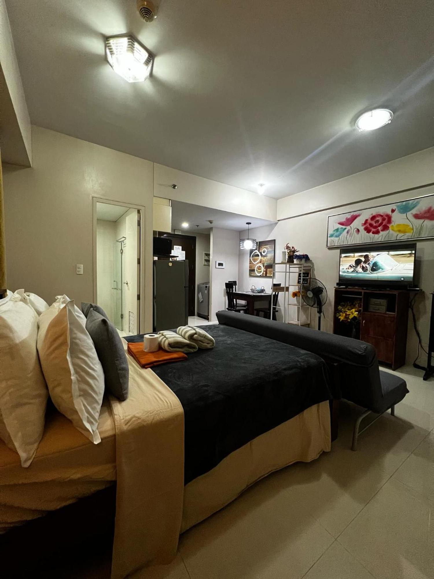One Palm Tree Villas Condominium - Studio 7Th Fl With Balcony - Across Terminal 3 Airport Pasay Exterior photo